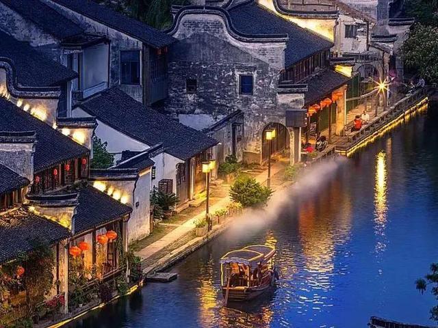 锦州某交通岗，一奔驰不慎追尾，结果摊上事了